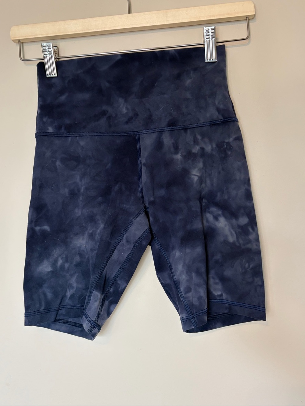 lululemon athletica Navy Diamond dyed  High-Waist Bike Shorts size 4